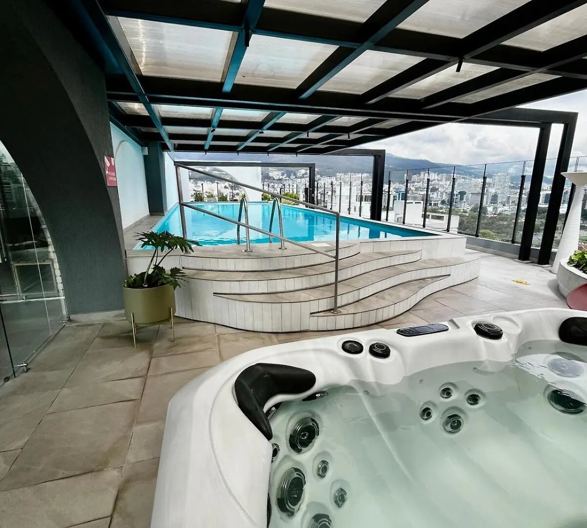 Studio Luxury View Edificio Harmony Quito Apartment